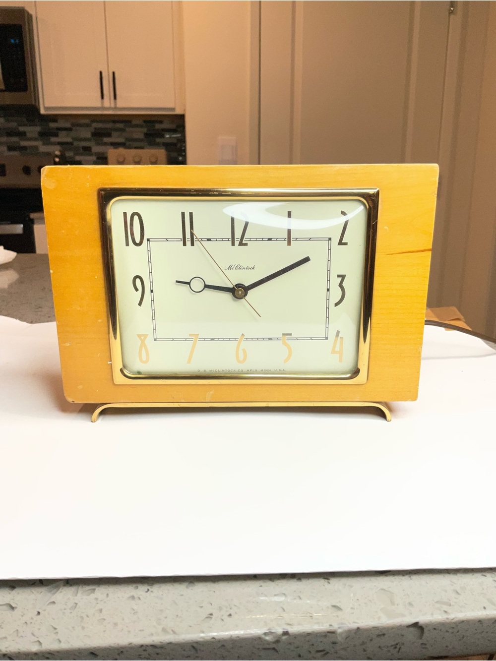 O. B. McClintock Co. Model #15D600 Electric Mantle Clock